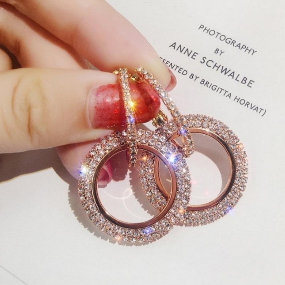 🌟🌟Glitzy Hoop Earrings🌟🌟